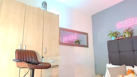 Snapshot of queenaliice chatting on 15, 10, 2025 ALICE online show from 15, 10, 2025