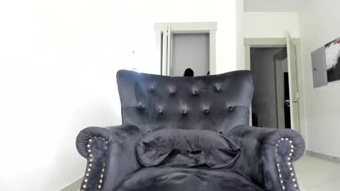 Snapshot of queenb2626 chatting on 9, 10, 2025 Queen Blaire online show from 9, 10, 2025