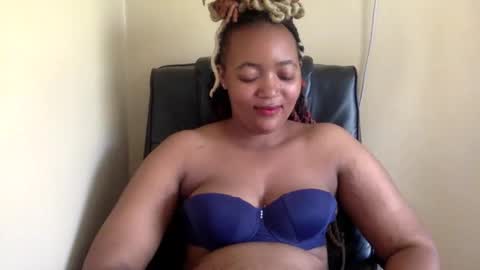 Queenbebony2 online show from 29, 1, 2025