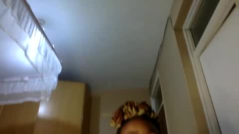 Queenbebony2 online show from 8, 2, 2025