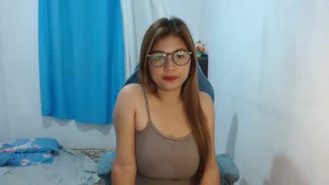 Snapshot of queenboba chatting on 12, 3, 2025 queen online show from 12, 3, 2025