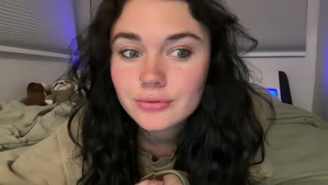 Snapshot of queencassidyy chatting on 3, 12, 2025 Cassidy online show from 3, 12, 2025