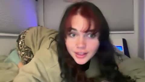 Snapshot of queencassidyy chatting on 17, 12, 2025 Cassidy online show from 17, 12, 2025