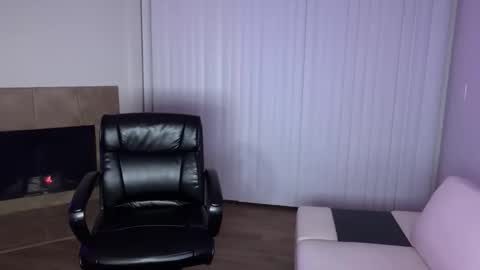 queendomi online show from 20, 12, 2025