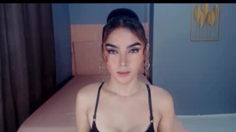 queenemeraldts online show from 9, 10, 2025