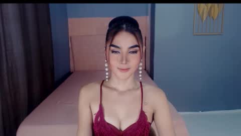 queenemeraldts online show from 10, 10, 2025