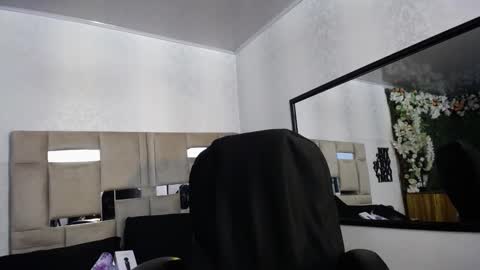 QUEENJEENN online show from 13, 1, 2025