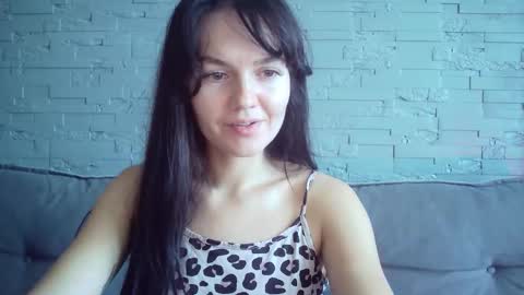 QueenOfModels online show from 6, 11, 2025