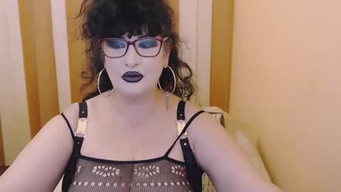 Snapshot of queenofsin chatting on 24, 10, 2025 queenofsin online show from 24, 10, 2025