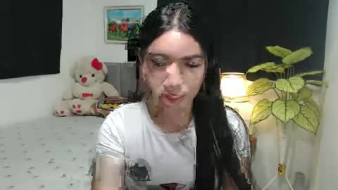 Snapshot of queenpinay69 chatting on 15, 10, 2025 QueenPinay69 online show from 15, 10, 2025