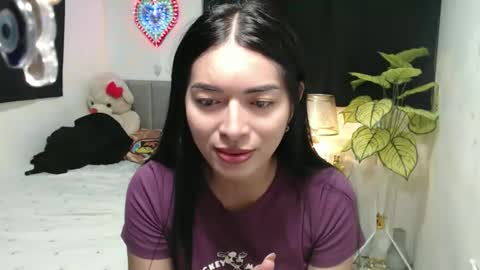 Snapshot of queenpinay69 chatting on 9, 11, 2025 QueenPinay69 online show from 9, 11, 2025