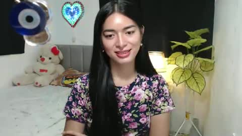 Snapshot of queenpinay69 chatting on 15, 11, 2025 QueenPinay69 online show from 15, 11, 2025