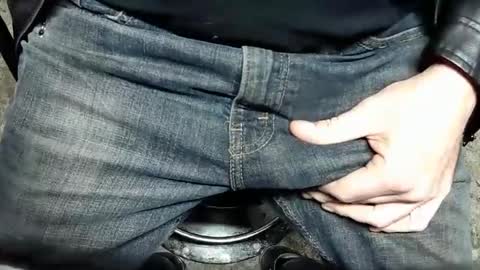 Snapshot of r27822204 chatting on 6, 1, 2025 r2424 online show from 6, 1, 2025