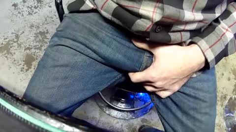 Snapshot of r27822204 chatting on 15, 11, 2025 r2424 online show from 15, 11, 2025