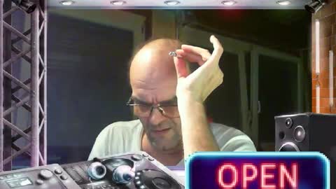dj mike online show from 2, 2, 2025