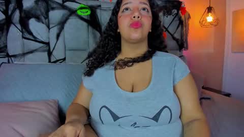 Snapshot of rachell_honey7 chatting on 2, 11, 2025 Rachel online show from 2, 11, 2025