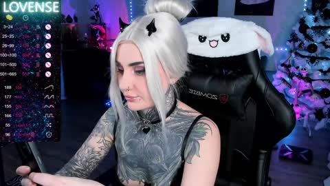 Snapshot of rachelqueen_ chatting on 17, 1, 2025 Miko Pleasee help me get 100 likes online show from 17, 1, 2025