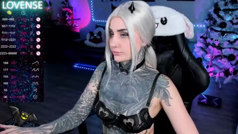 Snapshot of rachelqueen_ chatting on 19, 1, 2025 Miko Pleasee help me get 100 likes online show from 19, 1, 2025