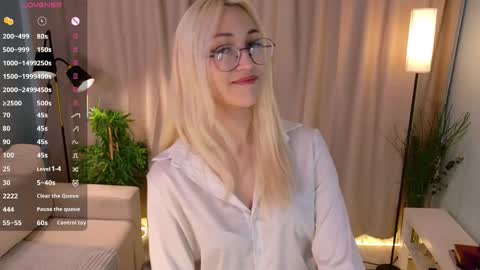 Karina online show from 8, 10, 2025