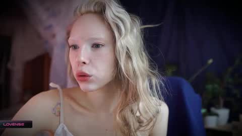 Snapshot of radiant_ada chatting on 22, 10, 2025 ada online show from 22, 10, 2025