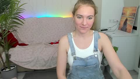 Snapshot of radiants_2 chatting on 9, 2, 2025 Yuki and Ari online show from 9, 2, 2025