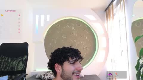 Snapshot of rafael_mendez chatting on 10, 9, 2025 R A F A E L online show from 10, 9, 2025