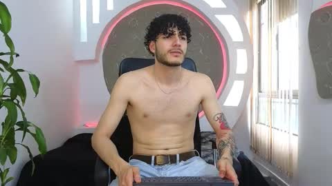 Snapshot of rafael_mendez chatting on 4, 10, 2025 R A F A E L online show from 4, 10, 2025