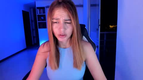 Snapshot of rainbow_jenny chatting on 8, 12, 2024 Jennyindependent model . online show from 8, 12, 2024