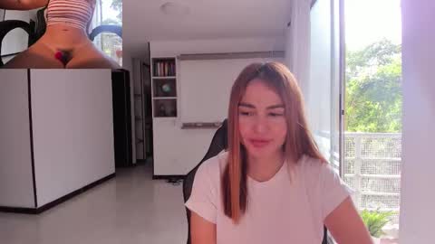 Snapshot of rainbow_jenny chatting on 14, 11, 2025 Jennyindependent model . online show from 14, 11, 2025