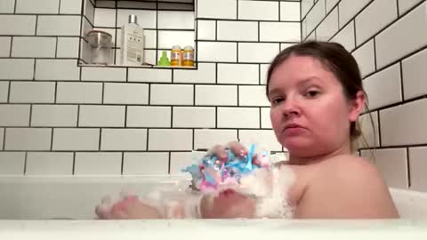 Snapshot of ramichick chatting on 18, 12, 2025 Rami online show from 18, 12, 2025