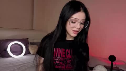 Snapshot of randiburt chatting on 24, 10, 2025 Luna online show from 24, 10, 2025