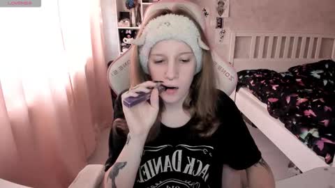 Snapshot of rapunzel_cute chatting on 4, 3, 2026 Rapunzel online show from 4, 3, 2026