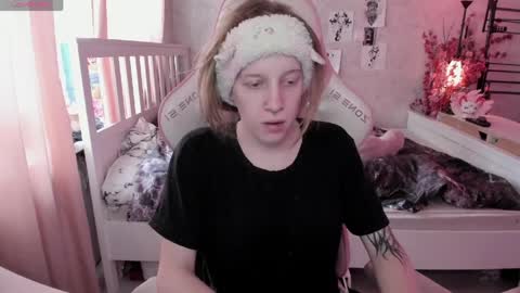 Snapshot of rapunzel_cute chatting on 6, 4, 2026 Rapunzel online show from 6, 4, 2026