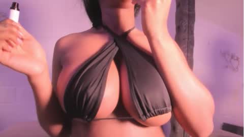 Raquel online show from 14, 11, 2025