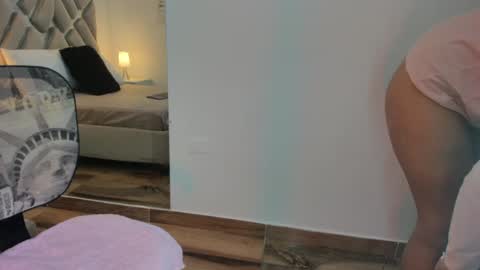 Raquel Moore  online show from 13, 1, 2025