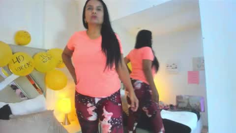 Raquel Moore  online show from 19, 12, 2025