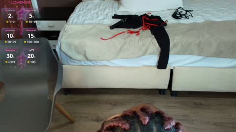 Raquel online show from 16, 1, 2025