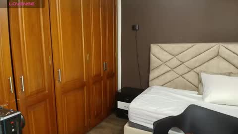 Raquel online show from 24, 10, 2025