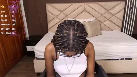 Raquel online show from 15, 12, 2025