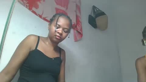 Snapshot of ratsiranella chatting on 10, 11, 2025 ratsiranella online show from 10, 11, 2025