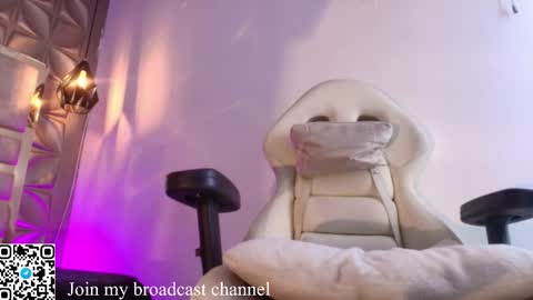 Snapshot of rave_paradise chatting on 4, 11, 2025 online show from 4, 11, 2025