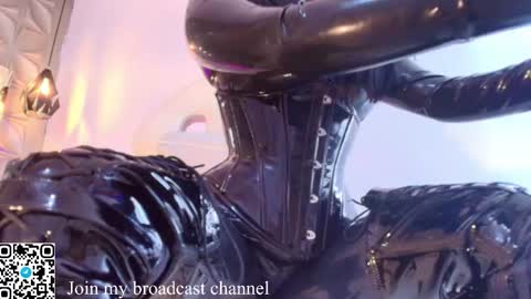 Snapshot of rave_paradise chatting on 6, 11, 2025 online show from 6, 11, 2025