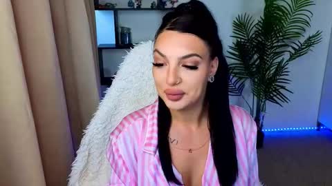 raven_inkk online show from 16, 12, 2025