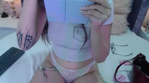 raven_love_ online show from 22, 9, 2025