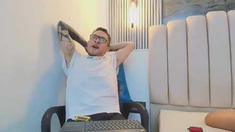 ravenandcody online show from 23, 10, 2025