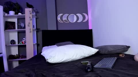 Raven Witch online show from 19, 1, 2025