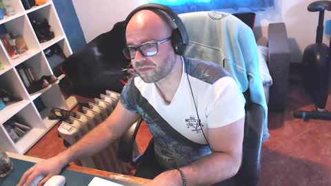 Snapshot of ravingr3d3 chatting on 25, 2, 2025 ravingr3d3 online show from 25, 2, 2025