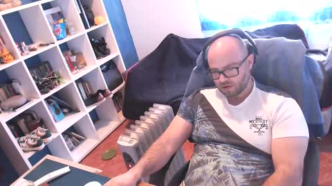 Snapshot of ravingr3d3 chatting on 26, 2, 2025 ravingr3d3 online show from 26, 2, 2025