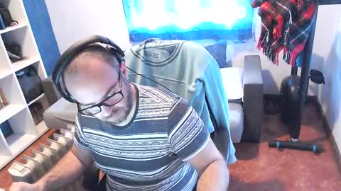 Snapshot of ravingr3d3 chatting on 12, 3, 2025 ravingr3d3 online show from 12, 3, 2025