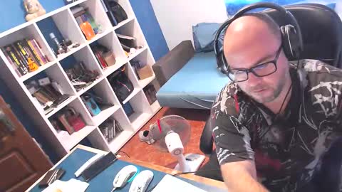 Snapshot of ravingr3d3 chatting on 11, 9, 2025 ravingr3d3 online show from 11, 9, 2025